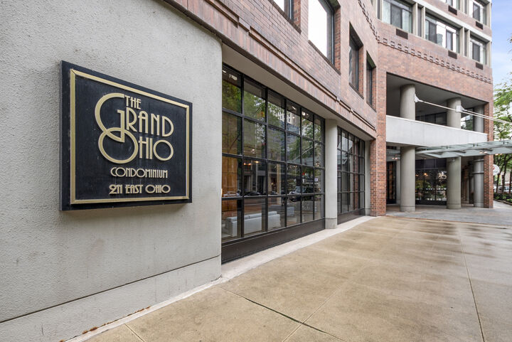 Property Photo:  211 E Ohio Street 817  IL 60611 