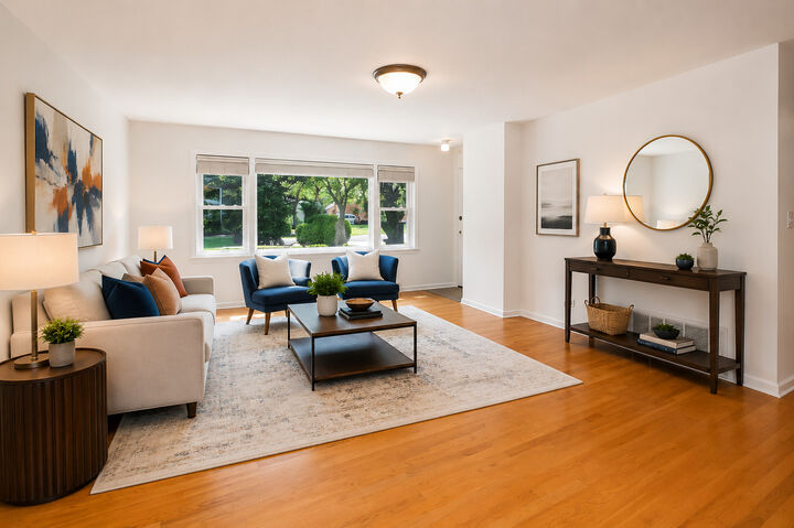 Property Photo: 1185 Seymour Avenue IL 60016