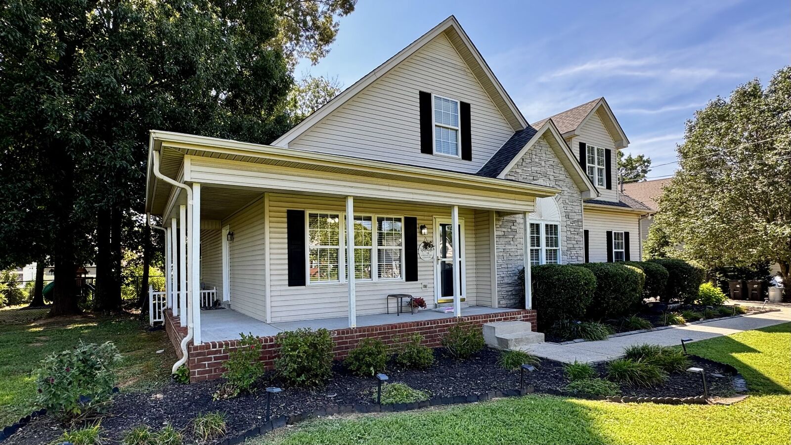 Property Photo: 431 Conhocken Ct TN 37128
