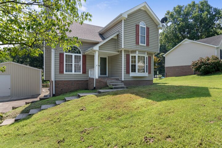 Property Photo: 827 Burton Trl TN 37010