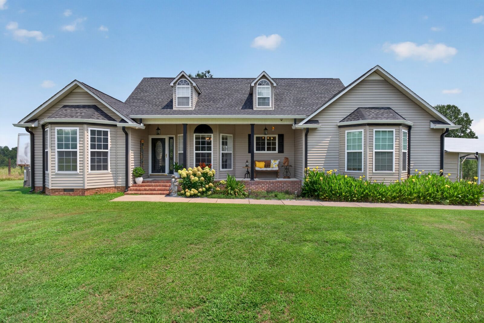 Property Photo:  2429 Bright Hill Rd  TN 37166 
