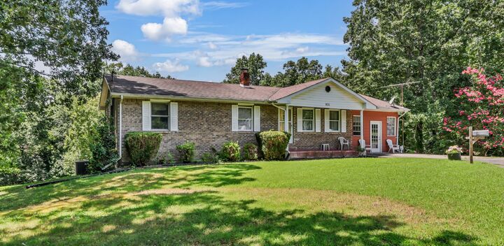 Property Photo: 931 Bumpus Mills Rd TN 37058