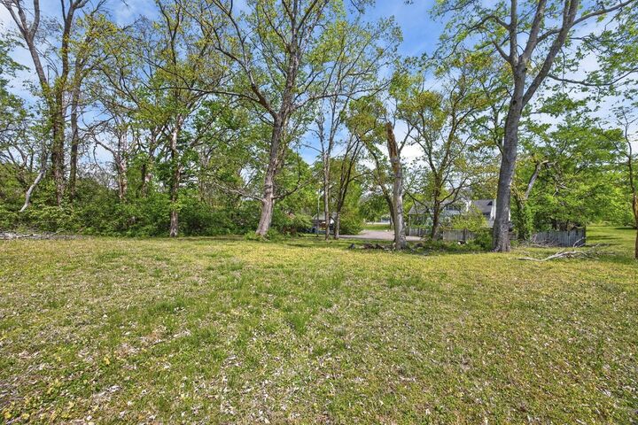 Property Photo:  118 S Graycroft Ave  TN 37115 