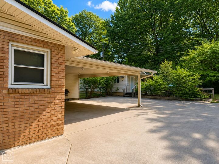 Property Photo:  1828 Crestview St  AR 72401 