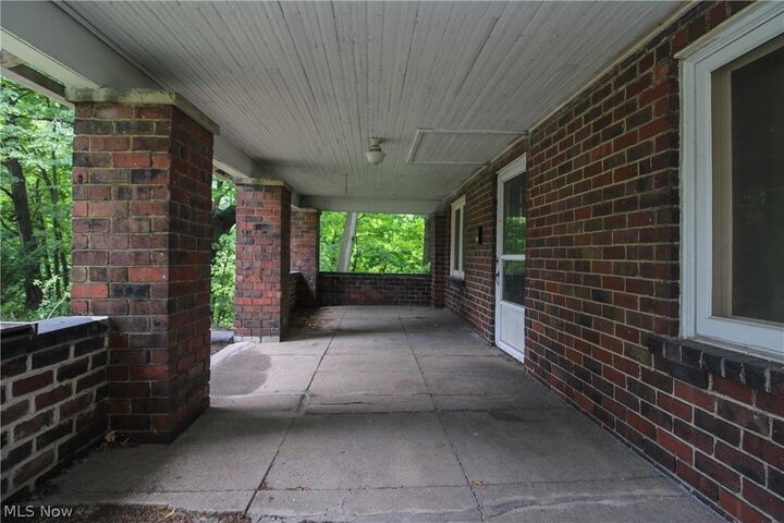 Property Photo:  1719 Ohio Avenue  OH 44504 