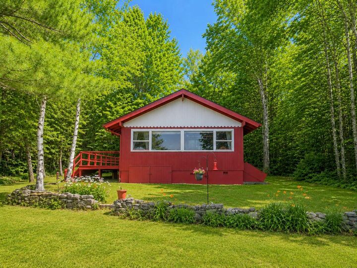 Property Photo:  19 Nutmeg Lane  NH 03605 