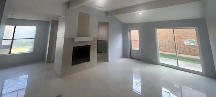 Property Photo:  330 Valley Springs Drive  TX 76018 