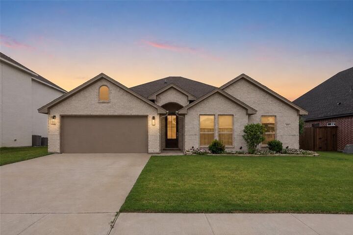 Property Photo:  6921 Trail Rock Drive  TX 76126 