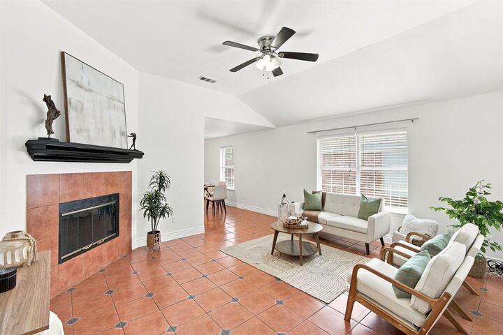 Property Photo:  2534 Las Villas Avenue  TX 75211 