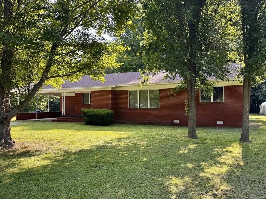 Property Photo:  1350 S Lake Sequoyah Drive  AR 72701 