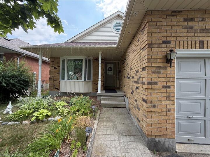 Property Photo:  436 Gatestone Boulevard  ON N2T 2J3 