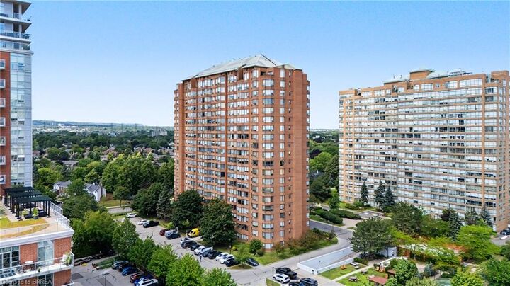 1270 Maple Crossing Boulevard 204 — photo 1