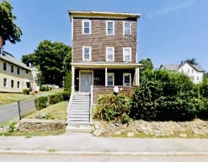 Property Photo: 211 Vernon St 3 MA 01604