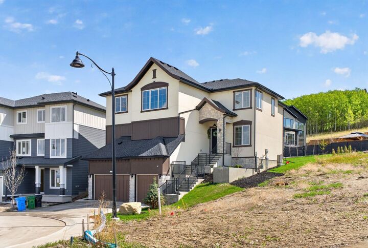 Property Photo:  148 Crestridge Terrace SW  AB T3B 6K5 