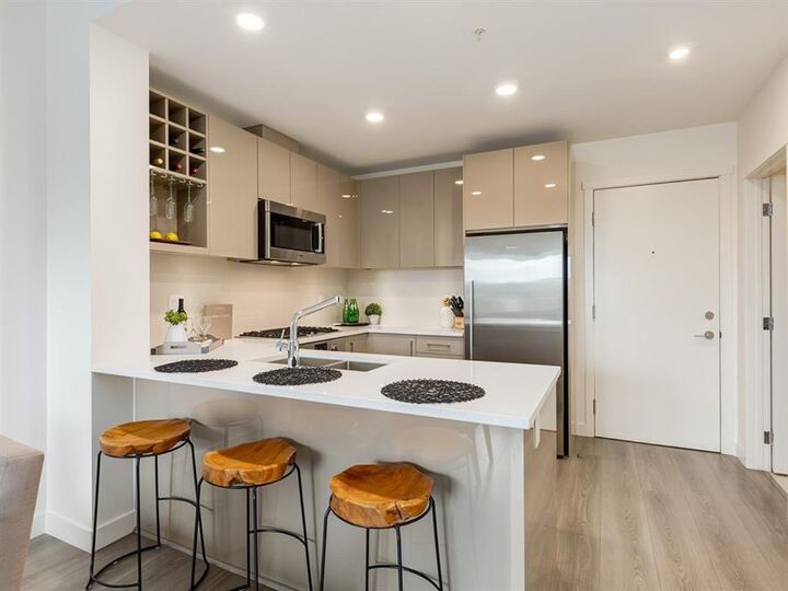 Property Photo:  301 10 Street NW 507  AB T2N 1V5 