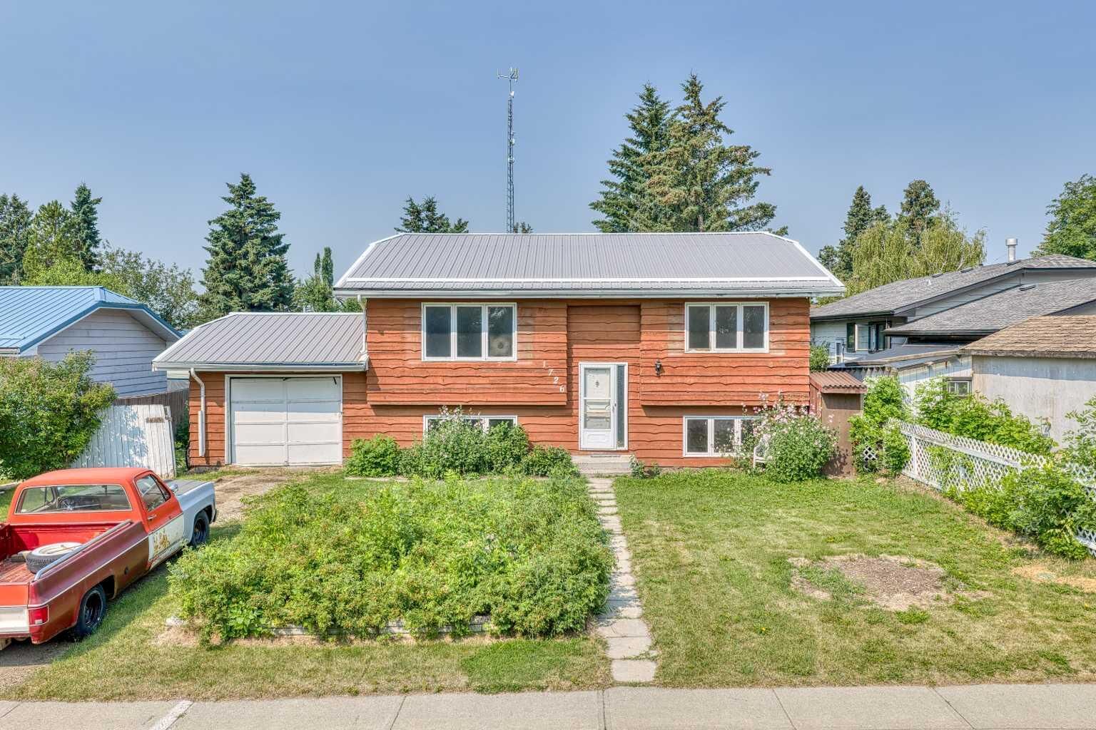 Property Photo: 1726 Saskatchewan Street AB T0M 0S0