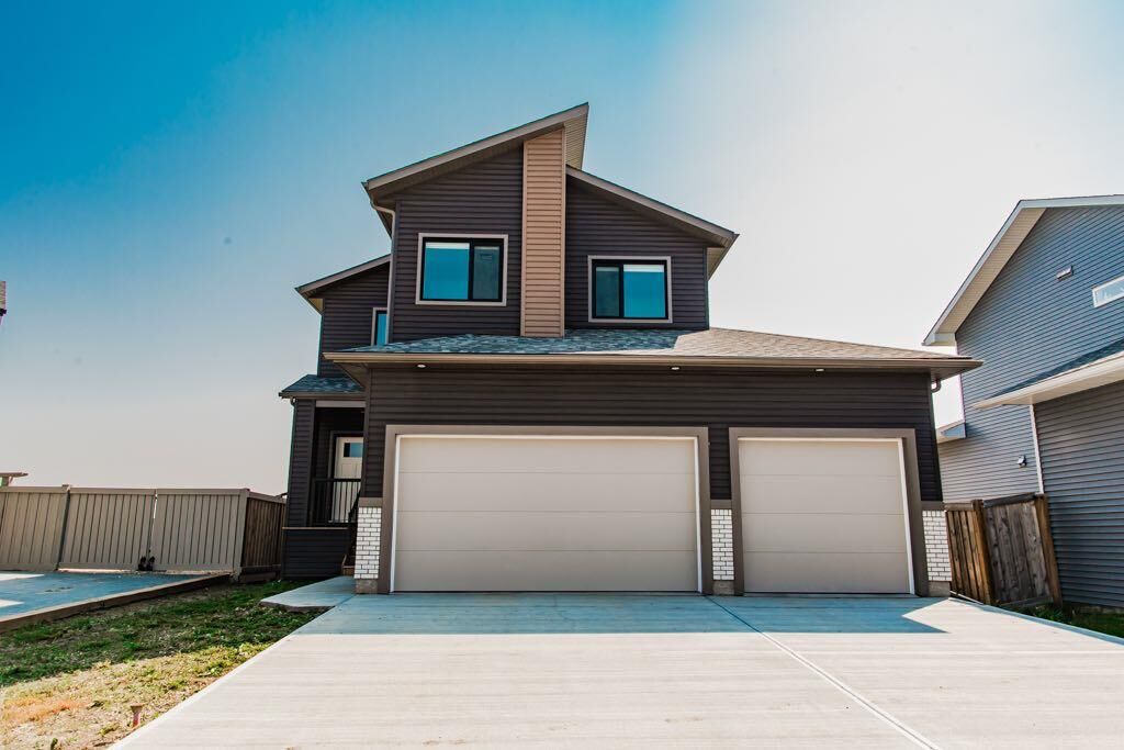 Property Photo:  13521 104A Street  AB T8V 6K9 