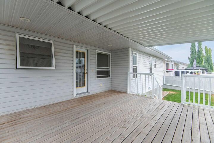 Property Photo: 19 Logan Close AB T4R 2N9