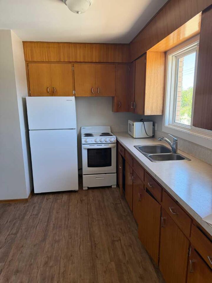 Property Photo:  4731 50 Avenue 12  AB T1G 1H1 