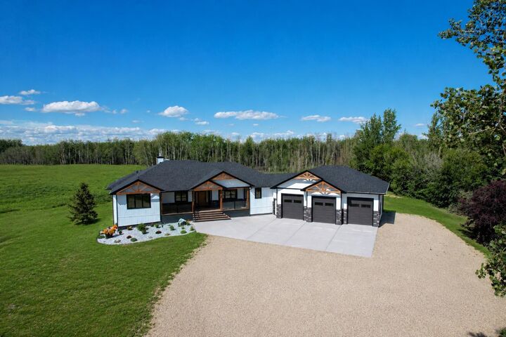 Property Photo: 71056 Twp 705 Road AB T8V 2Z8