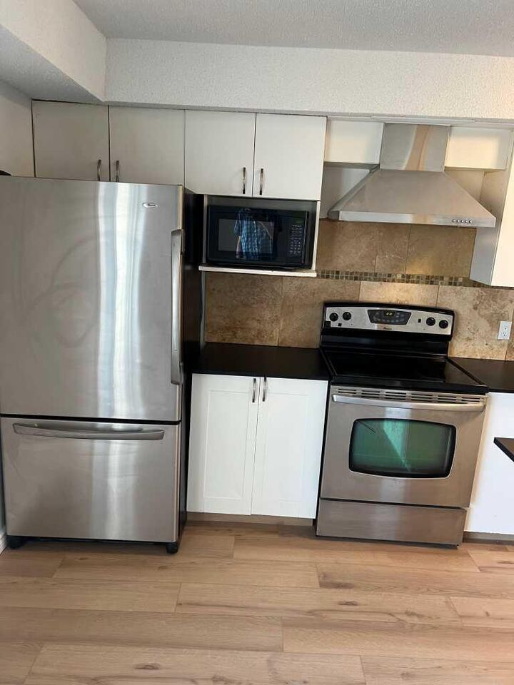 Property Photo:  3726 Centre Street NE 4  AB T2E 2Y3 