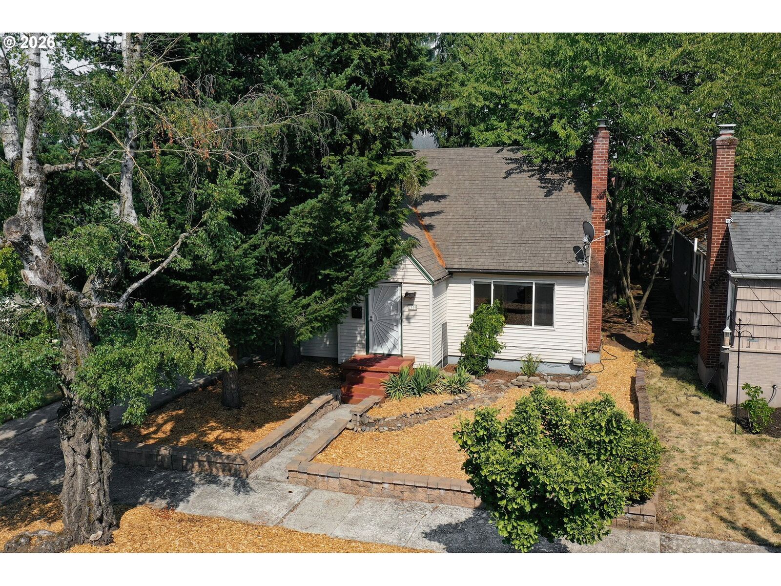Property Photo: 2010 NE 78th Ave OR 97213