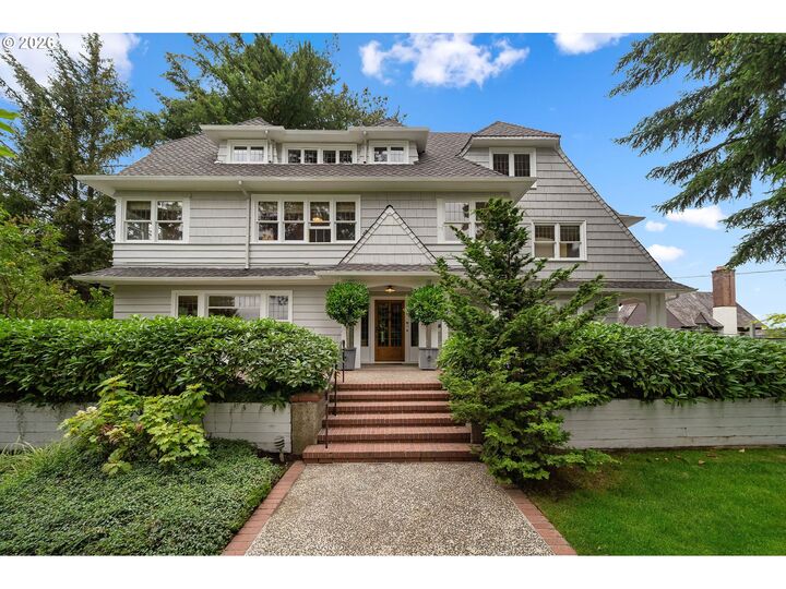 Property Photo: 1708 SW Hawthorne Ter OR 97201