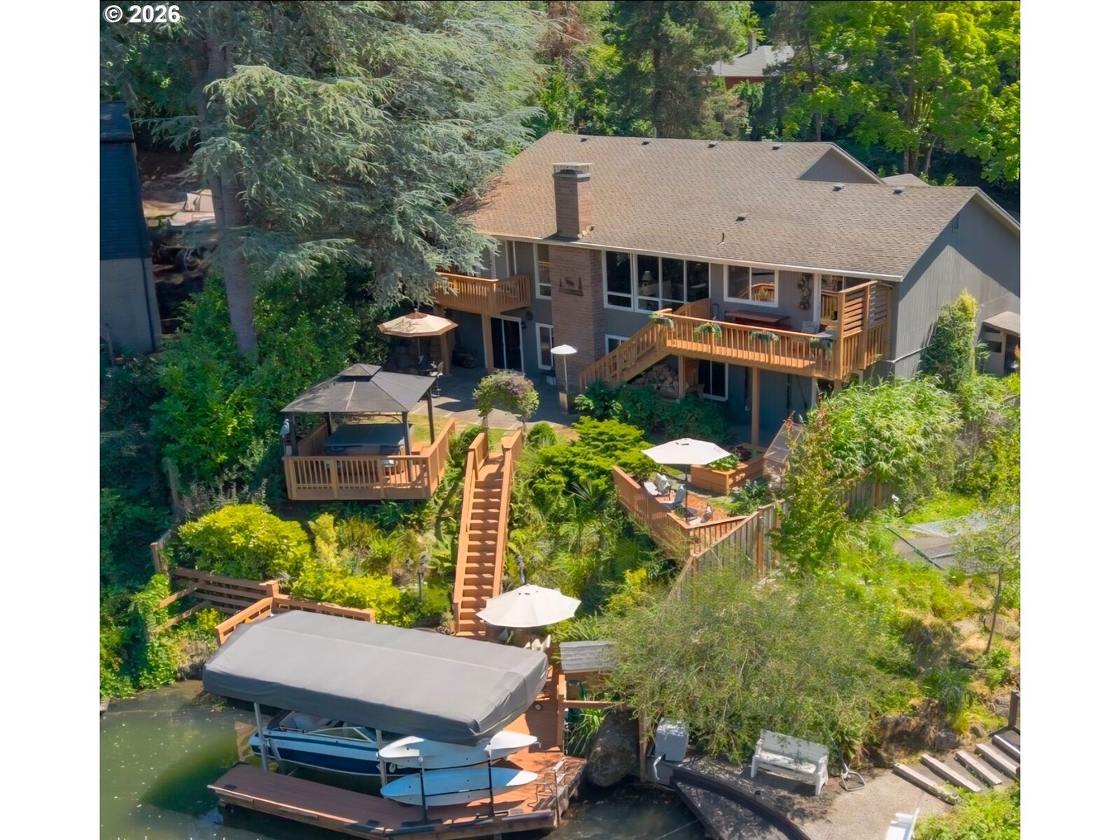 Property Photo:  18040 Royce Way  OR 97034 