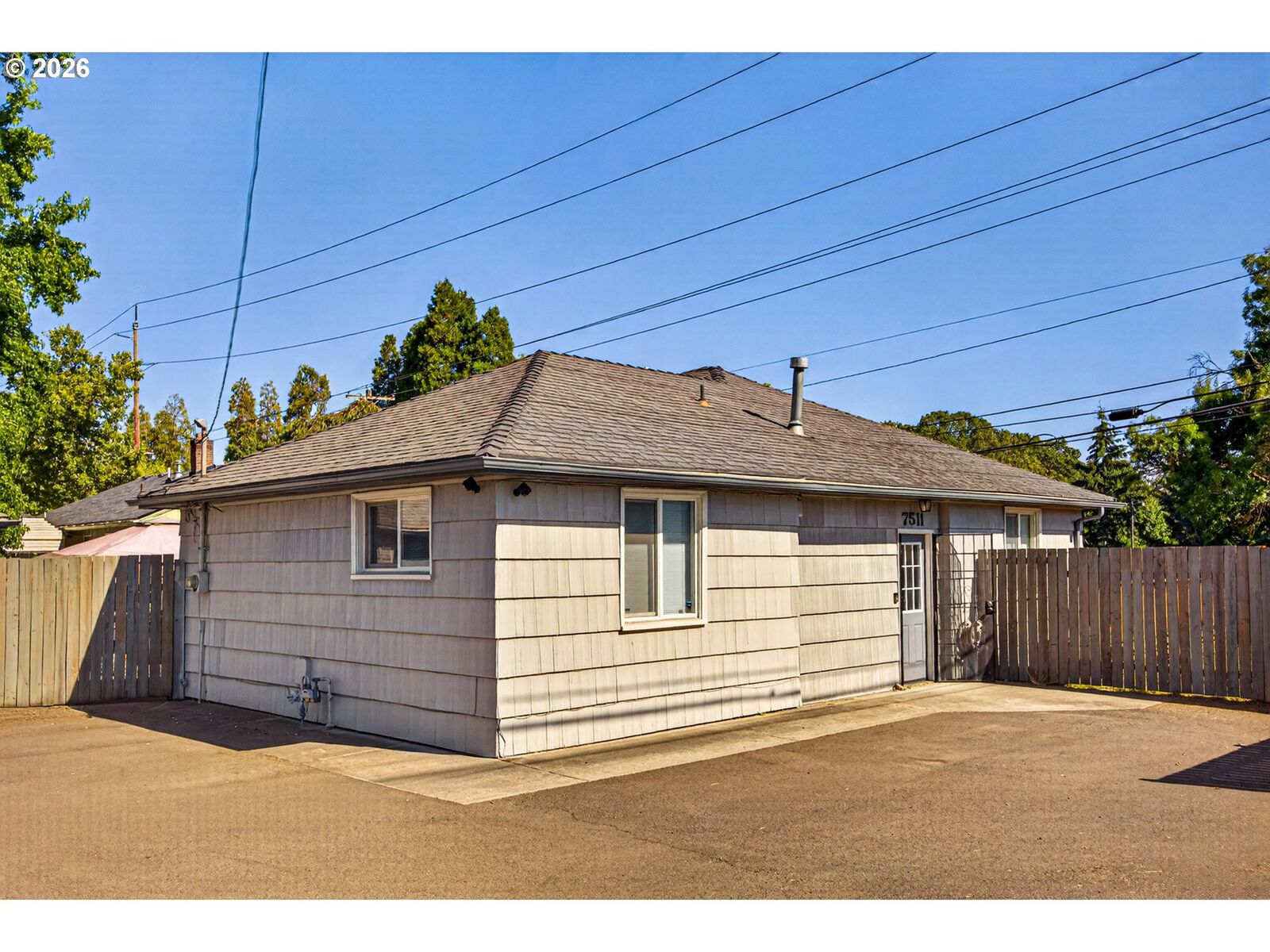Property Photo:  7511 SE Harmony Rd  OR 97222 