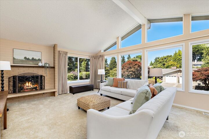 Property Photo: 17202 Sealawn Place WA 98026