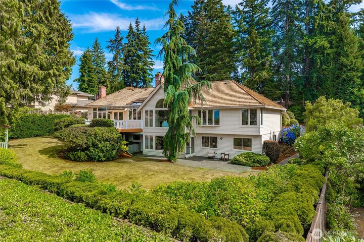 Property Photo: 9416 NE 25th Street WA 98004