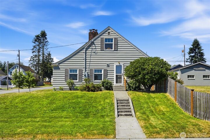 Property Photo:  3119  25th Street  WA 98201 