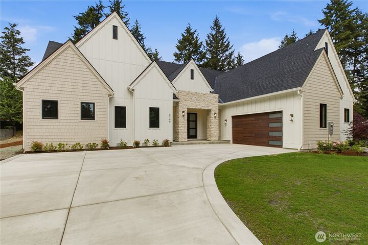 Property Photo:  6709  254th Street E  WA 98338 
