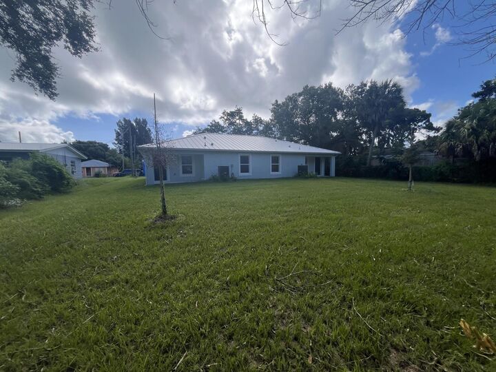Property Photo:  311 N 16th N Street B  FL 34950 