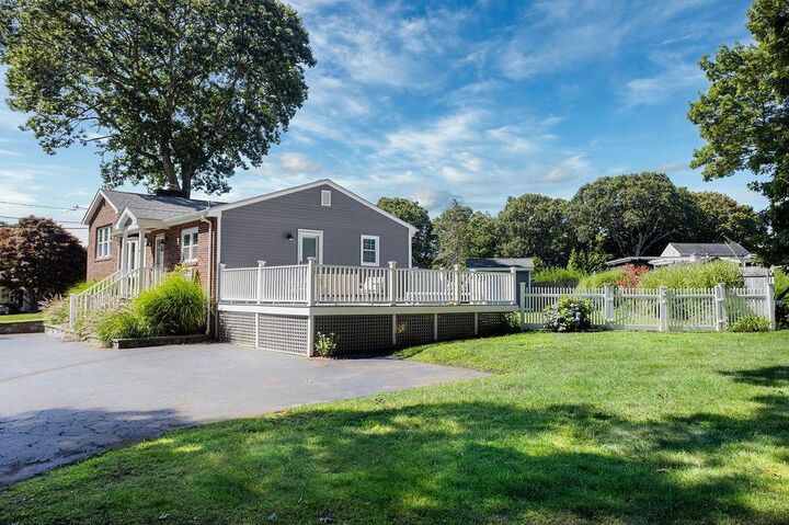 Property Photo:  106 Cedar Island Road  RI 02882 