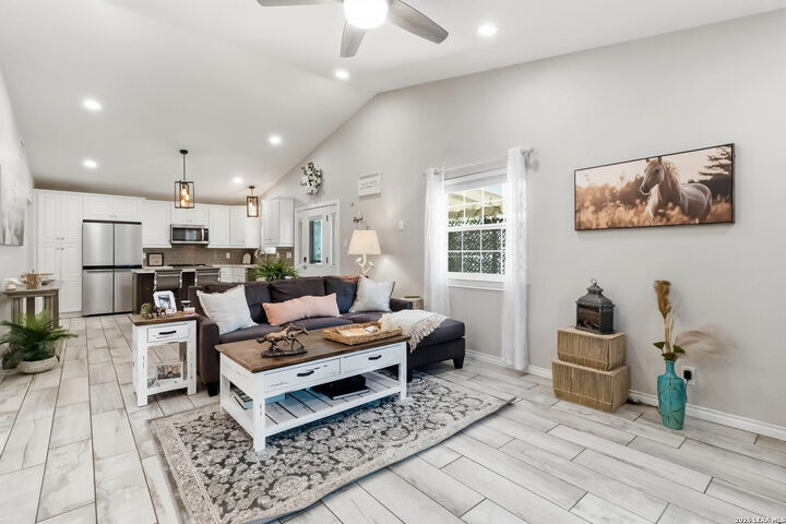 Property Photo: 13654 Princes Knls TX 78231