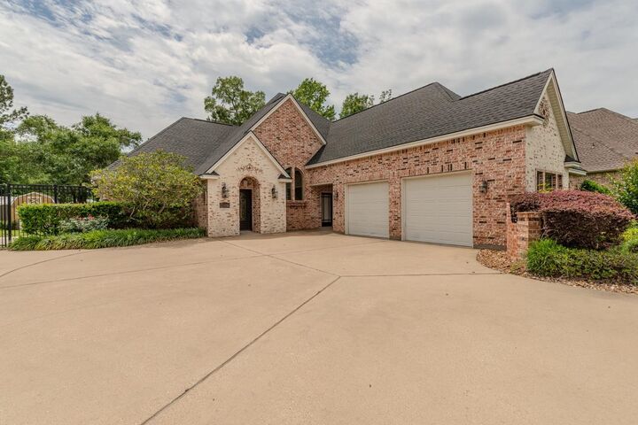 Property Photo:  5650 Lexington Circle  TX 77657 