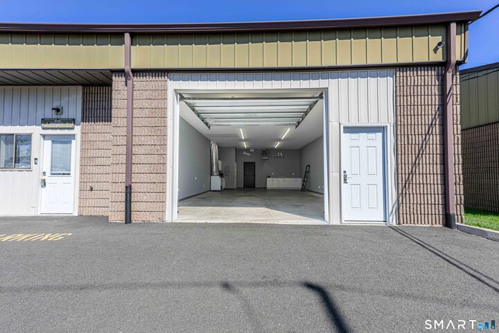 Property Photo:  7 Corporate Drive 117  CT 06473 