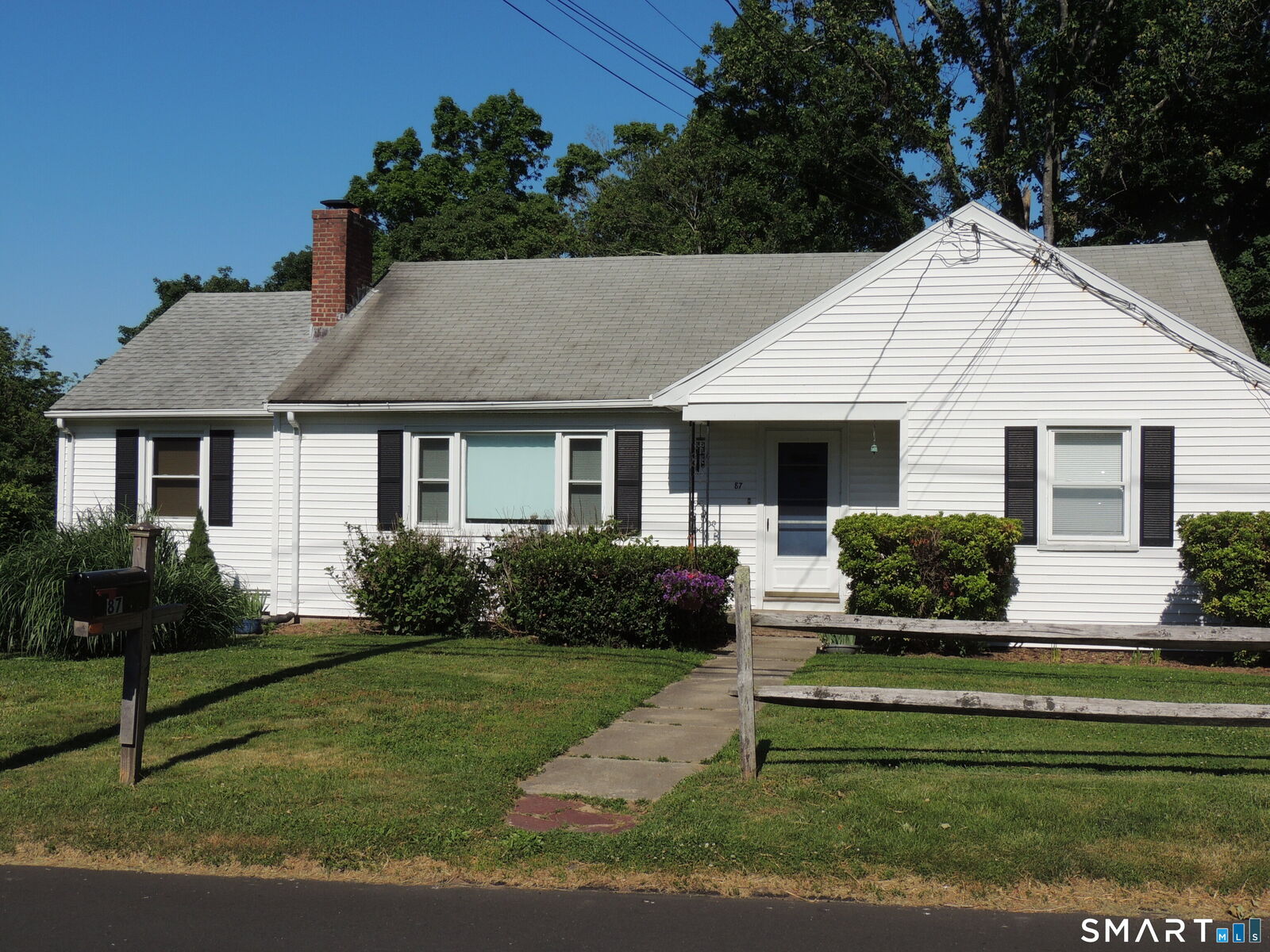 Property Photo:  87 Hotchkiss Grove Road  CT 06405 