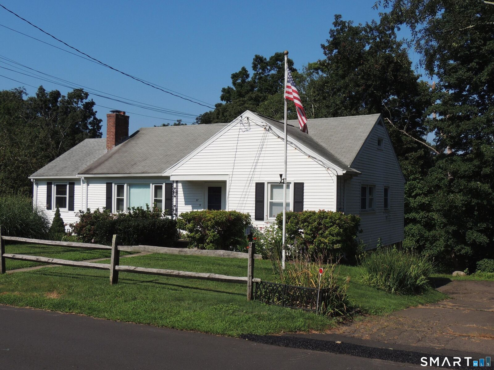 Property Photo: 87 Hotchkiss Grove Road CT 06405