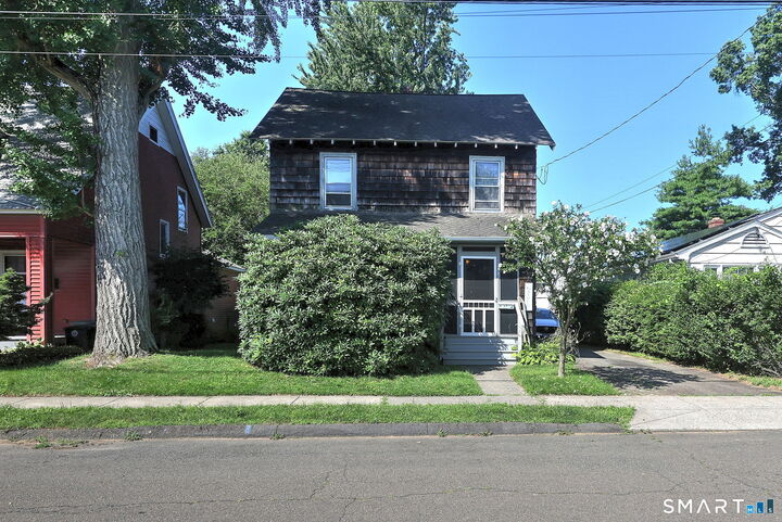 Property Photo:  33 Loomis Street  CT 06460 