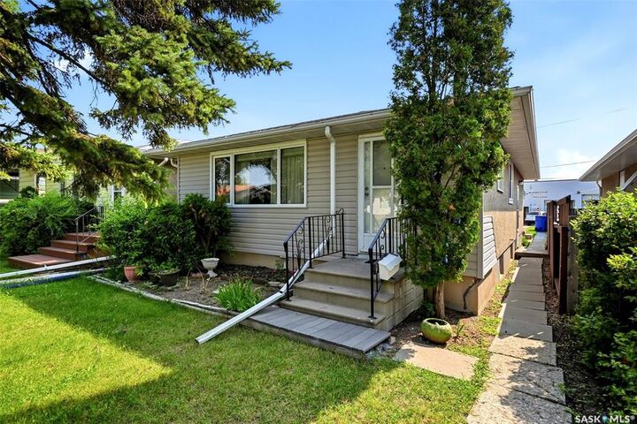 273 Angus Street — photo 1