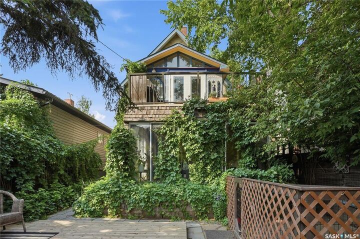 Property Photo: 518 10th Street E SK S7N 0E2