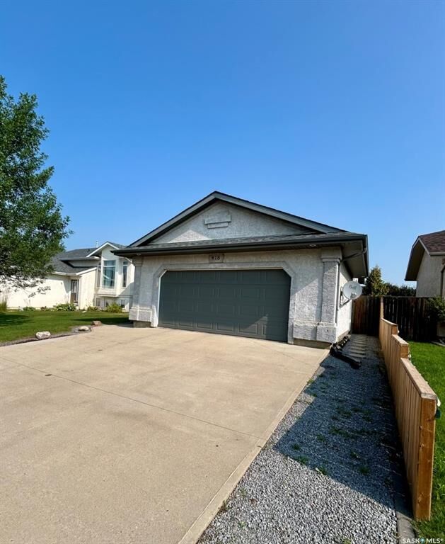 Property Photo: 418 Crystal Crescent SK S0K 0A1