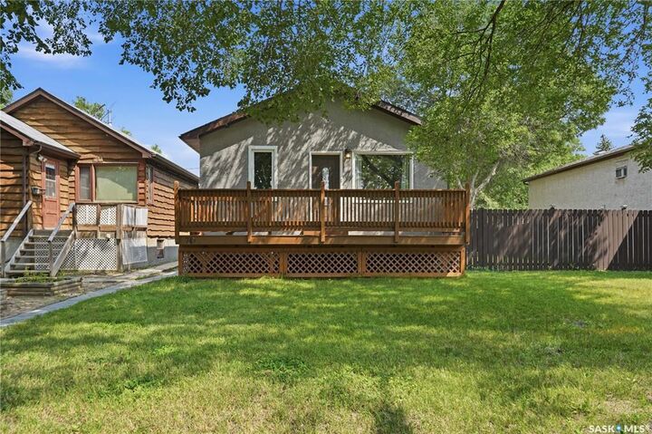 747 Argyle Street — photo 1