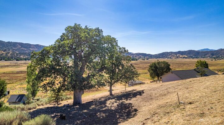 Property Photo:  23700 Dart Drive  CA 93561 