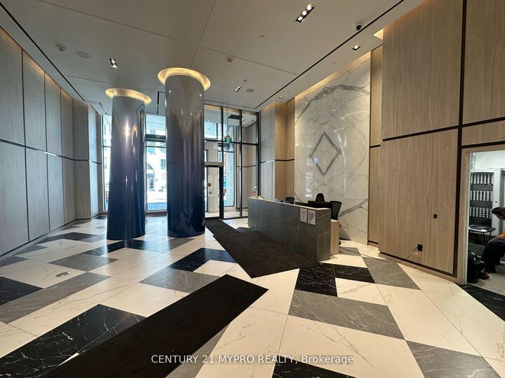 Property Photo:  395 Bloor Street E 3803  ON M4W 1H7 