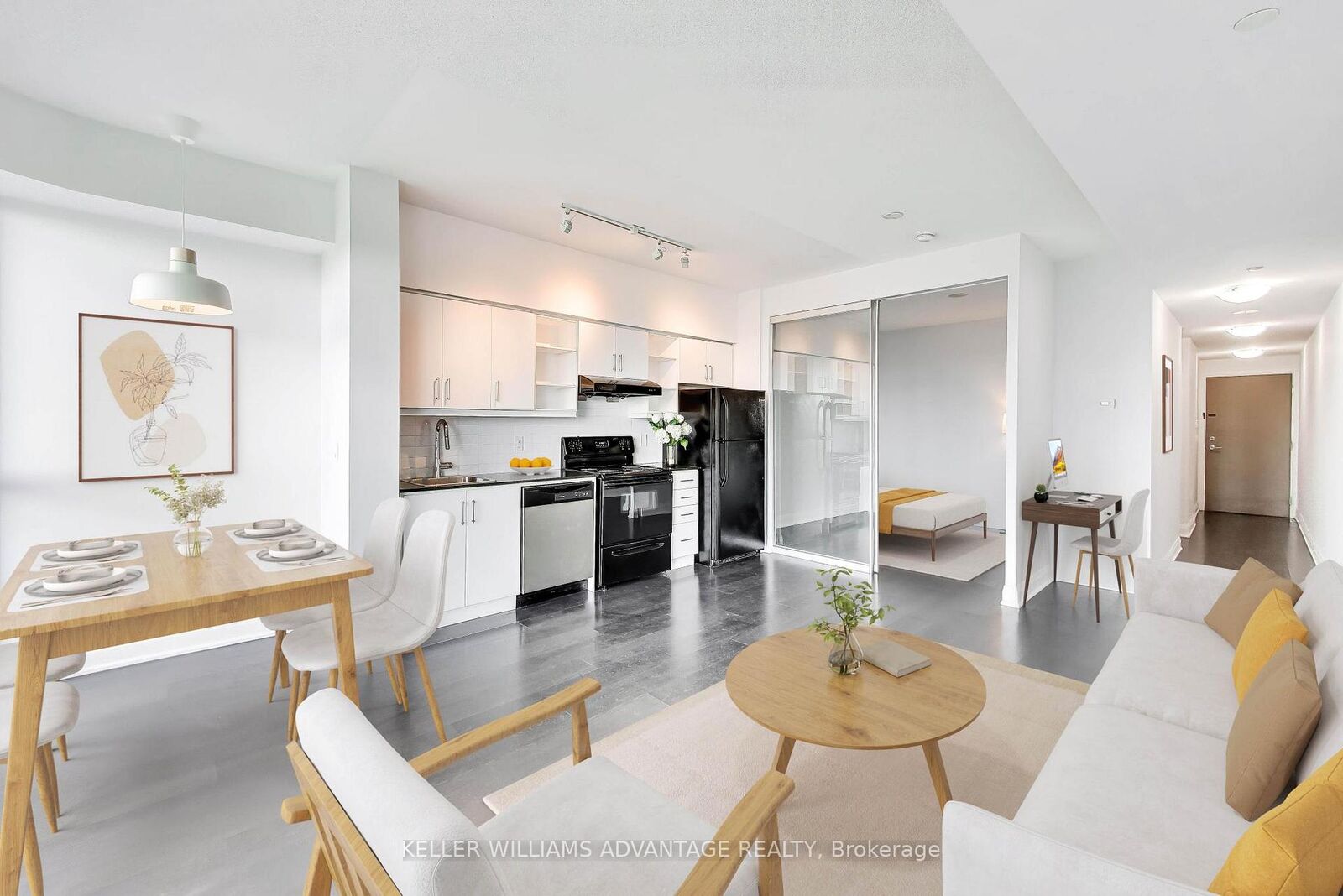Property Photo:  160 Vanderhoof Avenue 1718  ON M4G 0B7 