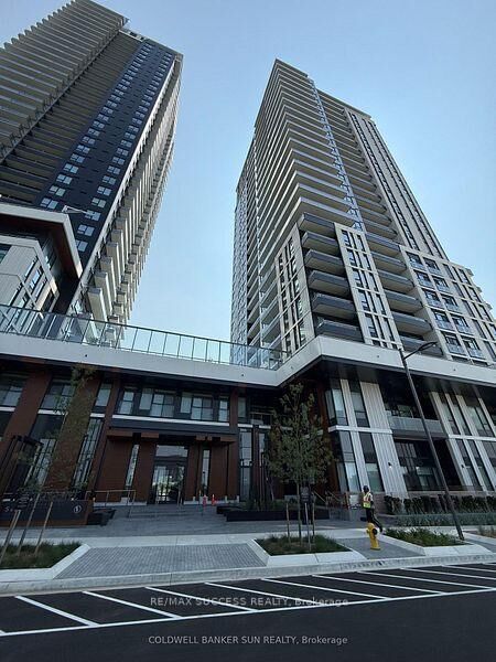 Property Photo:  21 Meadowdale Road 611  ON L4K 0H6 