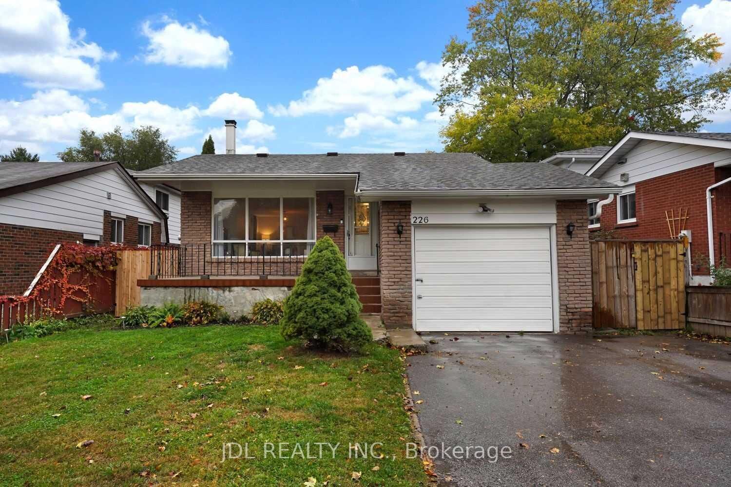 Property Photo: 226 Lorindale Drive Lower ON L1H 6X4